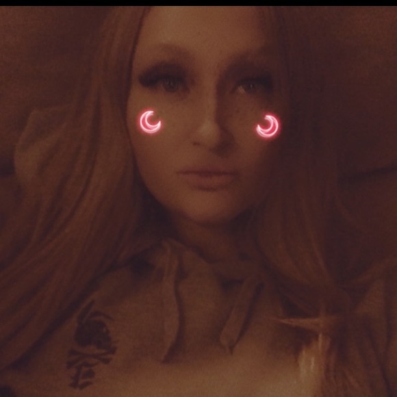 Meet your Posher, Kayly - Picture 1 of 1